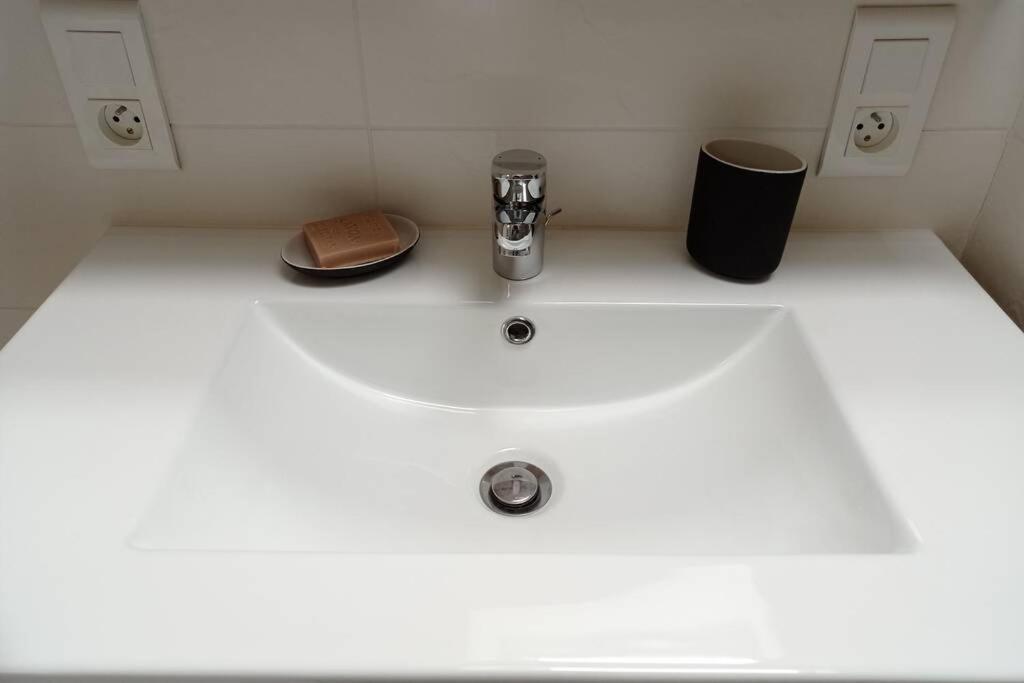 Appartement Neuf Tout Confort Aubenas Bagian luar foto